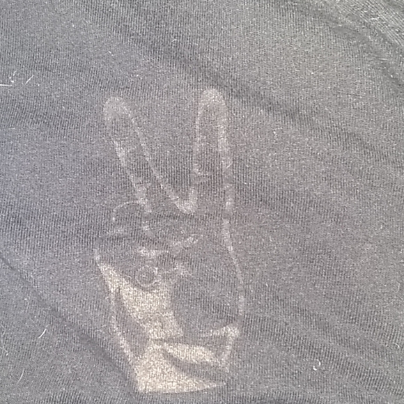 a crop top - Picture 2 of 2